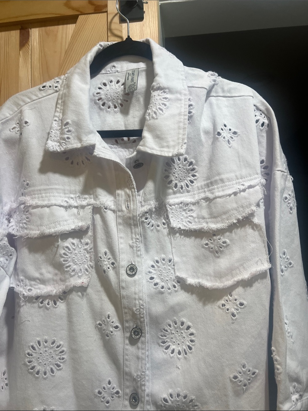 Tempo Paris White Eyelet Embroidered Jean Jacket/top size medium